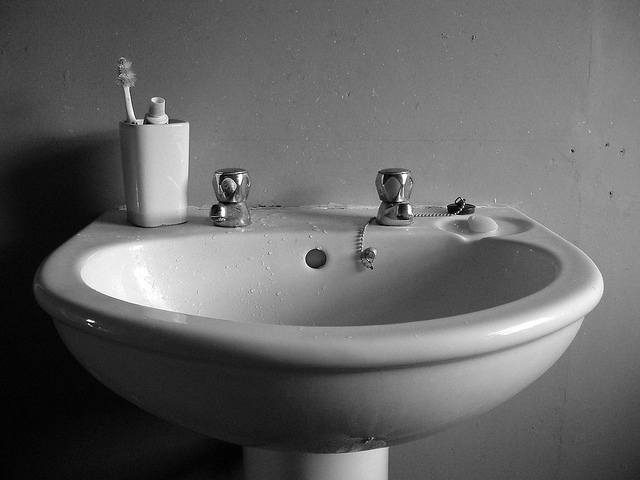 Image: Bathroom sink by scorzonera | Flickr – Photo Sharing! (Creative Commons License)